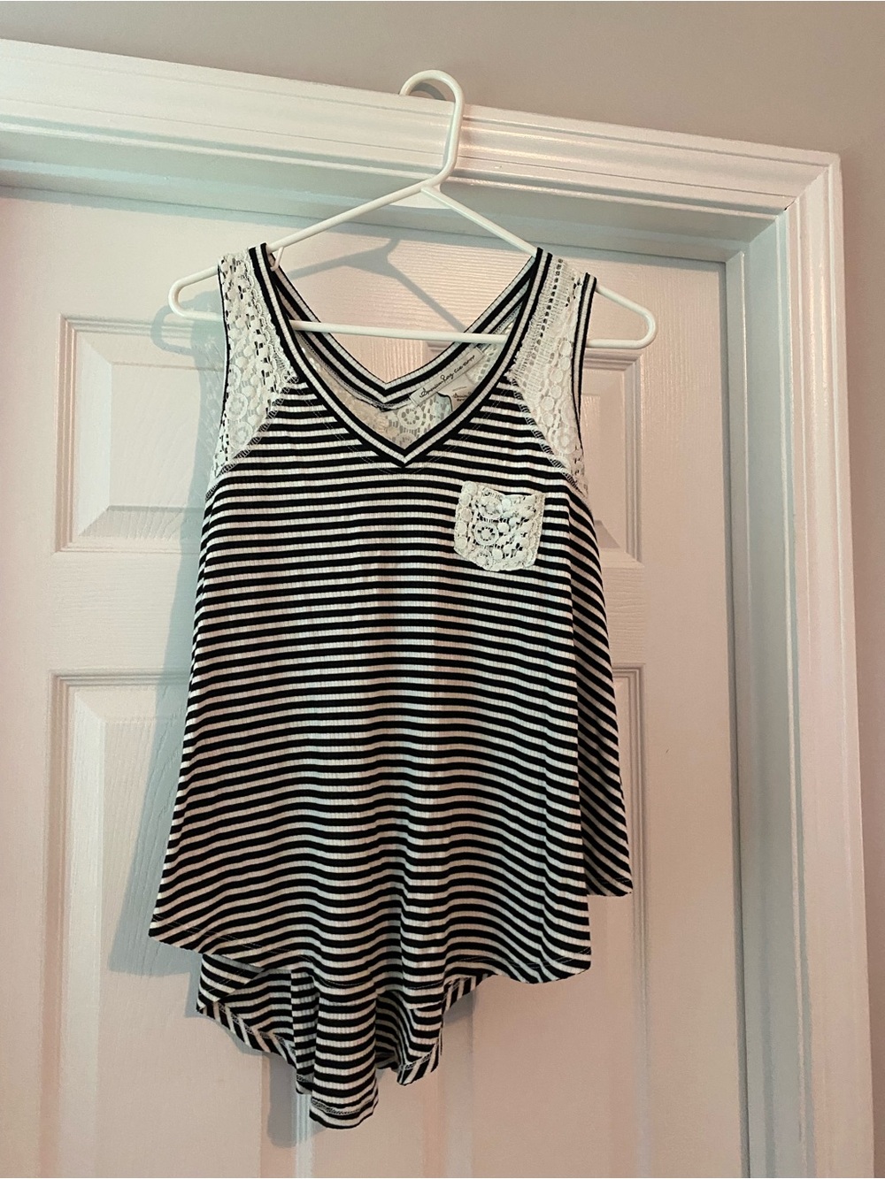 Striped Lace Pocket Tank Top - Black & White